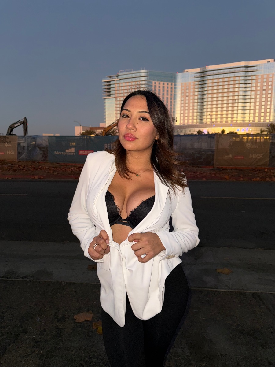 Take a pause and enjoy Ali Cruz — streaming from Winnipeg