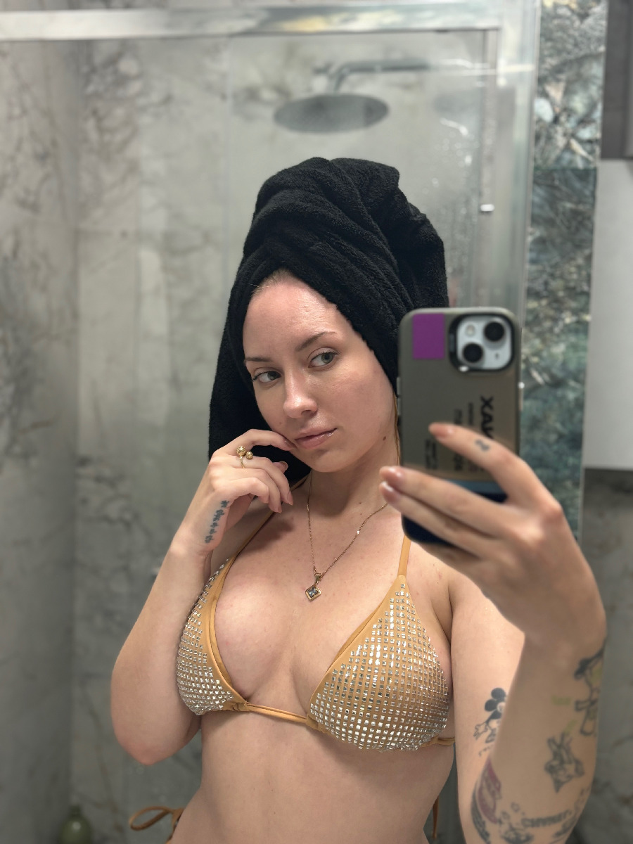 Nude girl KateV in Winnipeg