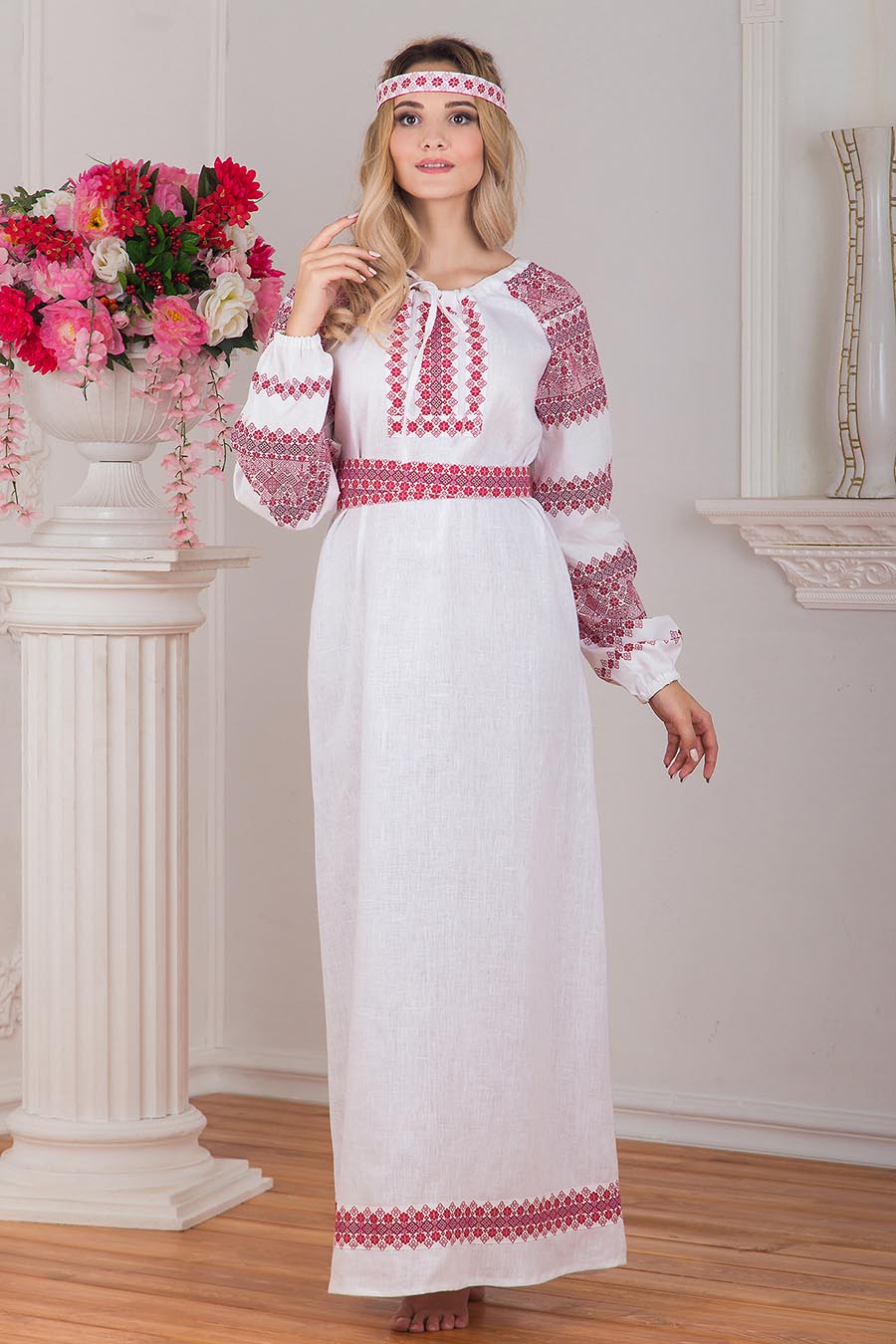 Women in Slavic costumes in Winnipeg