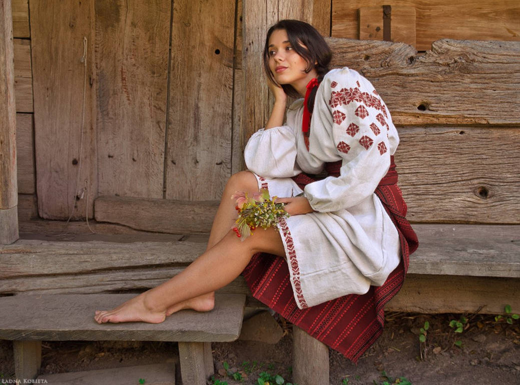 Women in Slavic costumes in Winnipeg