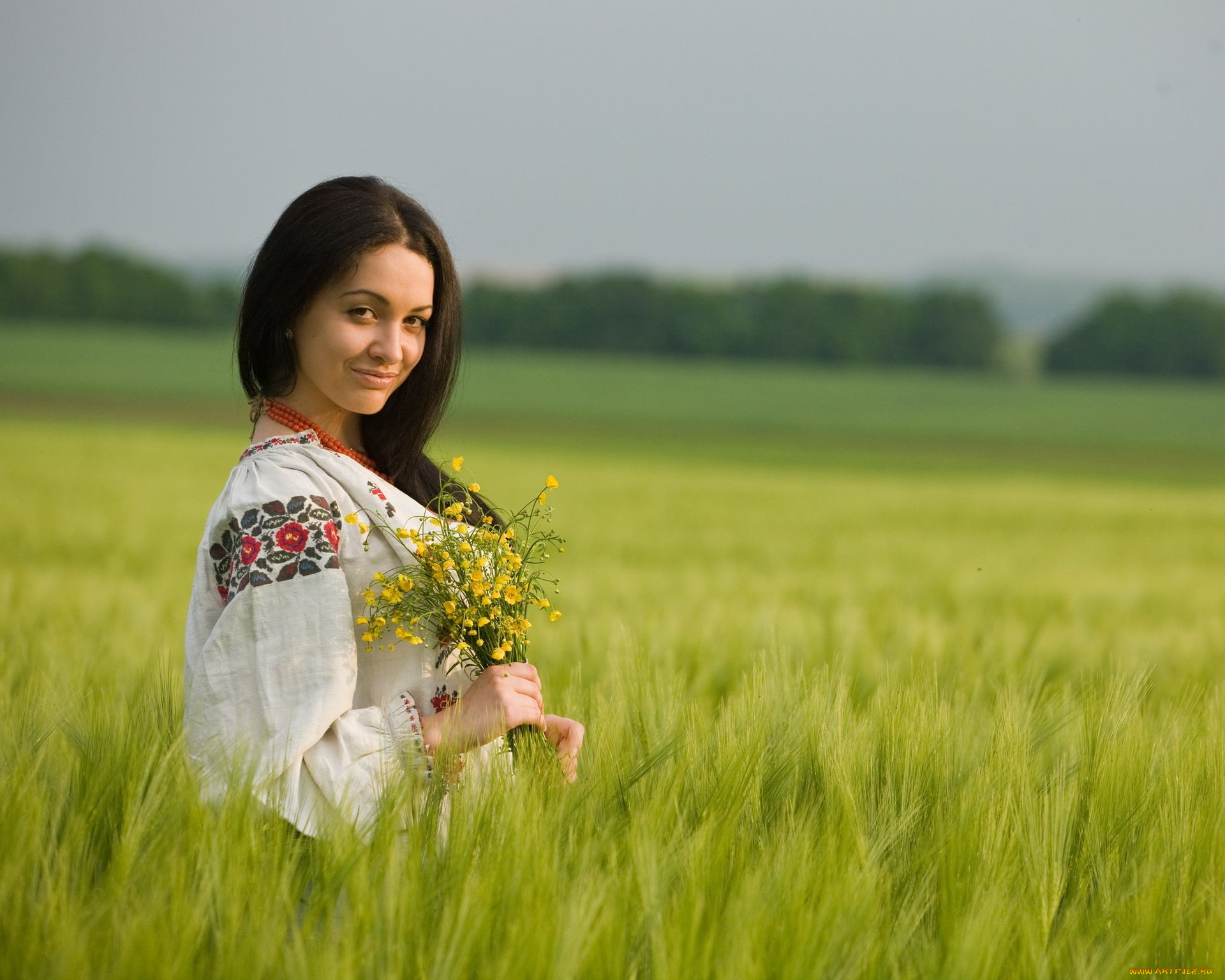Women in Slavic costumes in Winnipeg