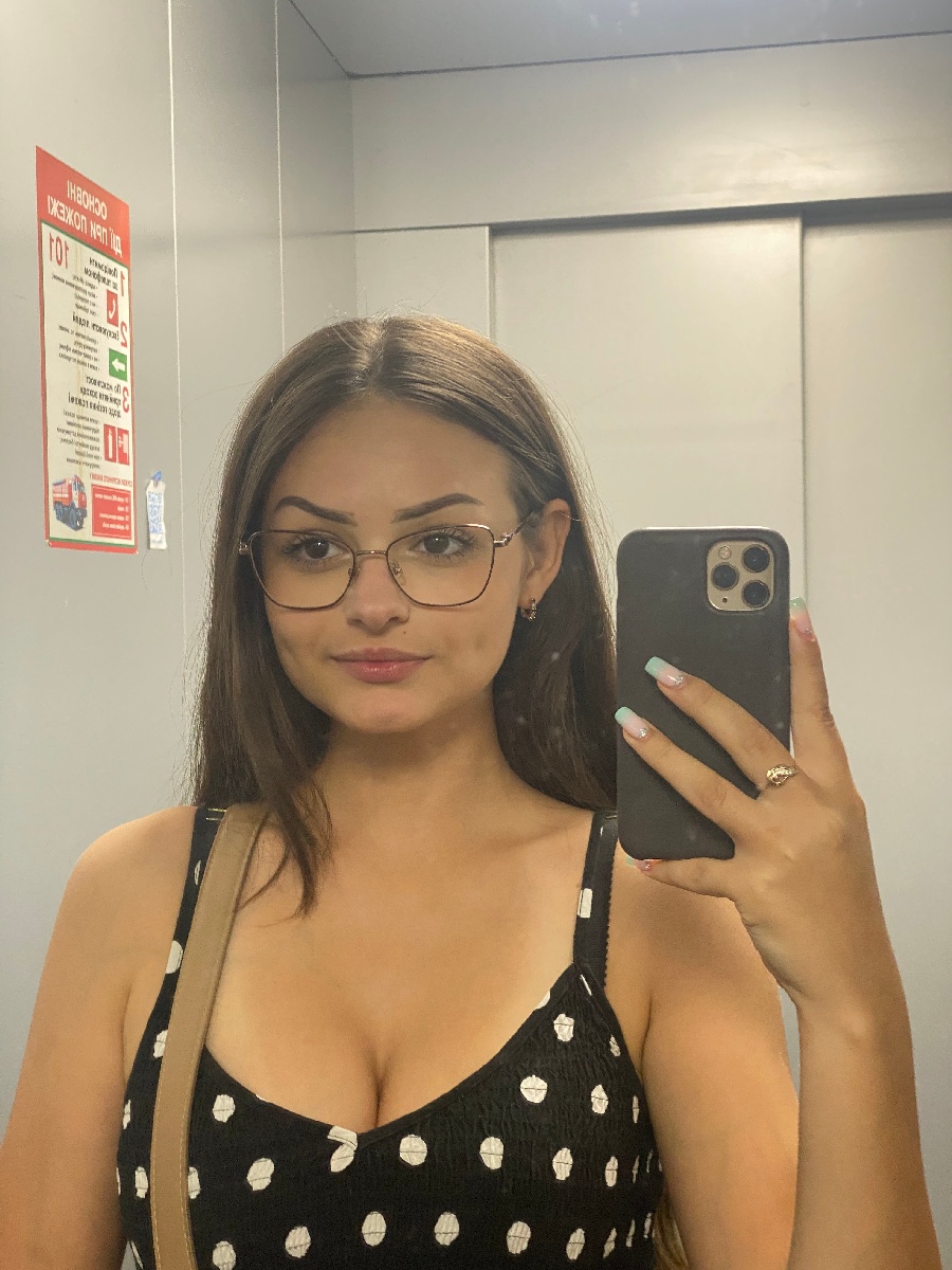 Sexy model Stacy in Winnipeg